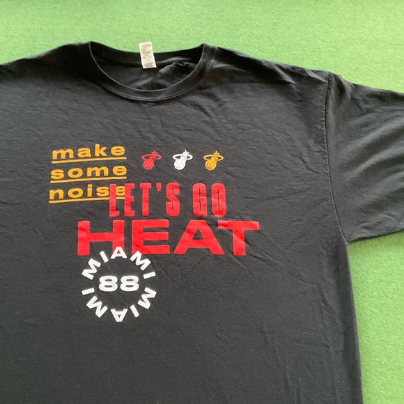 Miami Heat black red T-shirt new unused XL nba basketball Tee short sleeve - Picture 2 of 3